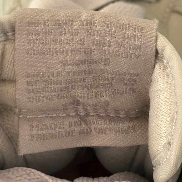 Nike Dunk High Top Premium Quilted Metallic Silver Gray Sneakers Sz 40/10 - Picture 7 of 9